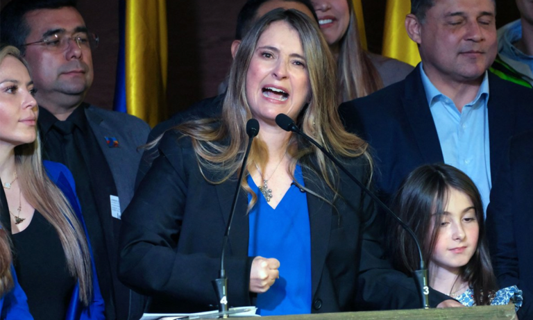 Derecha colombiana                                                     Elige candidata afín a Trump