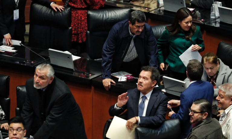 Licencia negada Senado rechaza petición