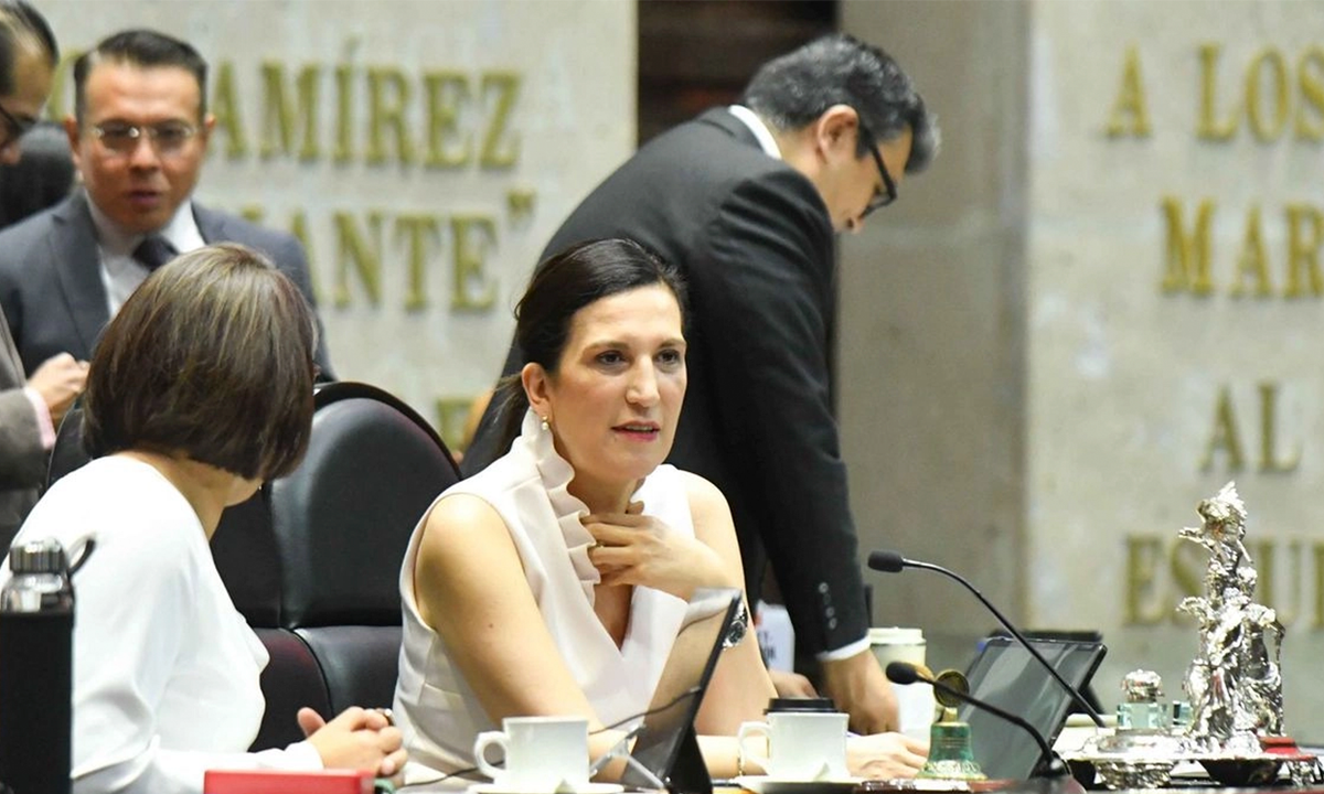 POLÍTICA _ PERSONAJE 04