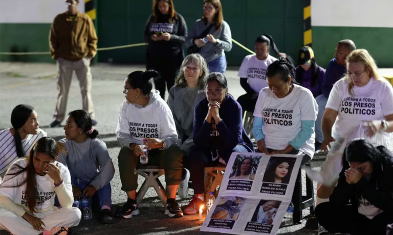 Excarcelaciones continúan                                        Gobierno libera más presos políticos