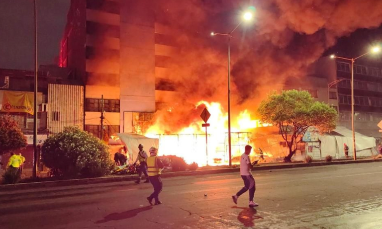 Mercado Sonora Fuego arrasa puestos y deja daños severos