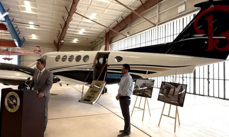Avión del Mayo FBI dona aeronave a museo