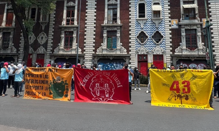 Normalistas presionan Gobernación atenderá demandas estudiantiles